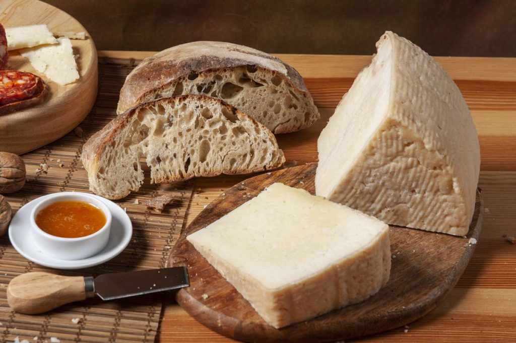 formaggio-di-bufala-semi-stagionato