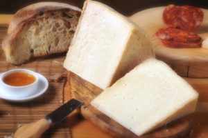 formaggio-di-bufala-semi-stagionato3